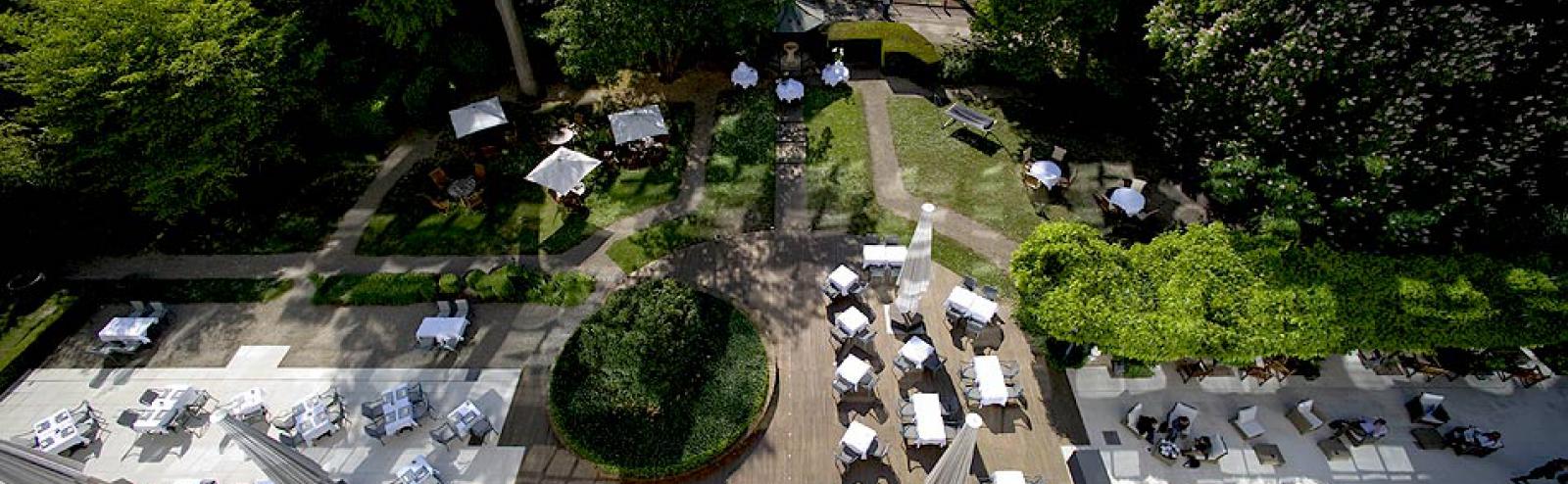 Terrasses des restaurants de l'Hôtel Les Célestins 5*, à Vichy.